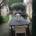 19 Borgo Cavour Bed & Breakfast 3*
