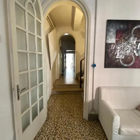 19 Borgo Cavour 3*
