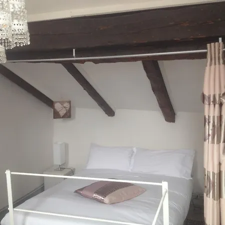 19 Borgo Cavour Bed and Breakfast Τρεβίζο