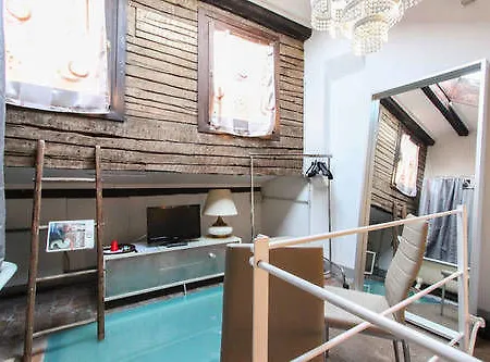19 Borgo Cavour Bed and breakfast