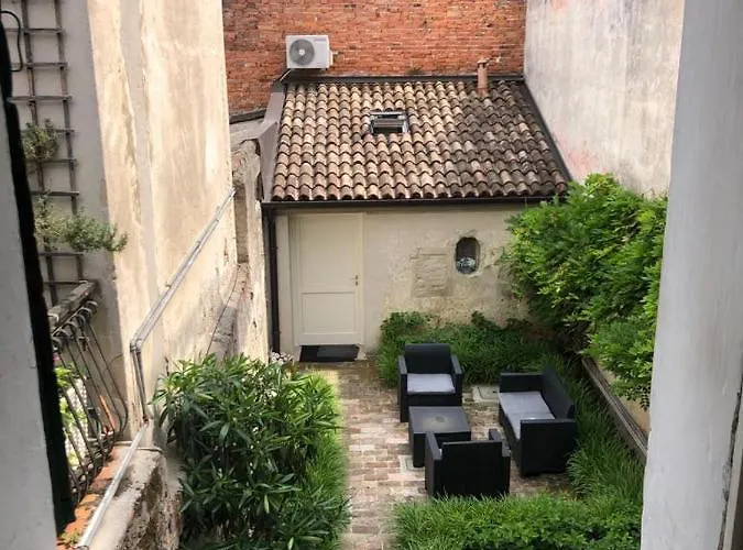 לינה וארוחת בוקר 19 Borgo Cavour 3*