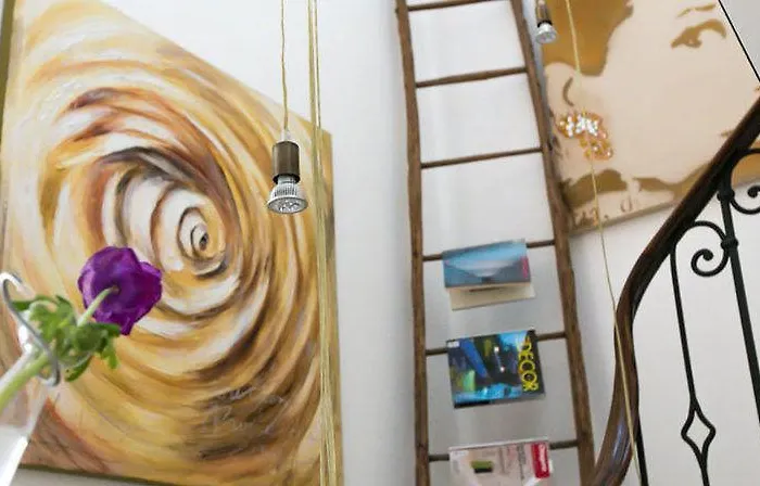 19 Borgo Cavour לינה וארוחת בוקר 3*